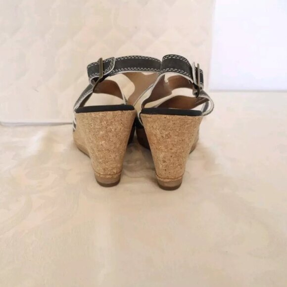 Womens Clarks Leather Wedge Sandals Shoes 10 M Blue Gray Buckle - Picture 9 of 12